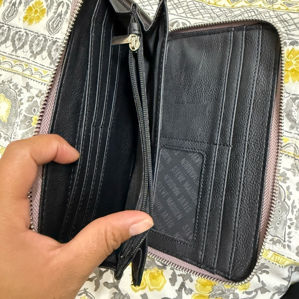Steve Madden Mauve Wristlet Wallet - Picture 5 of 7